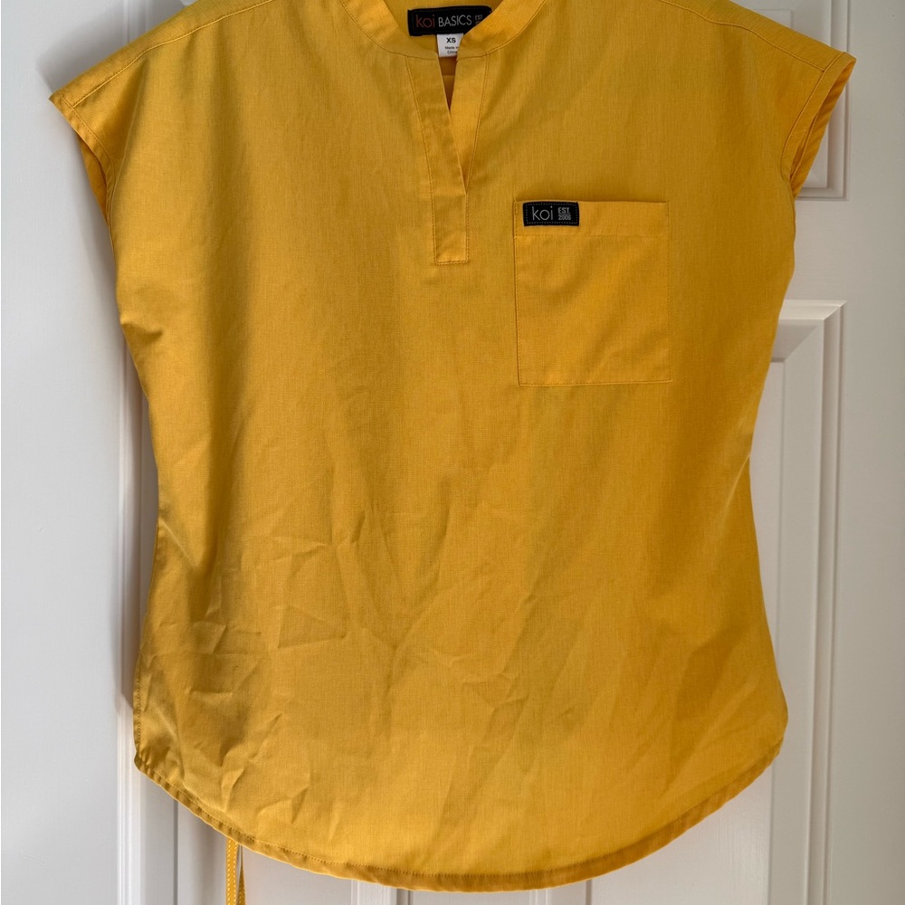 Women’s Koi Basics Scrub Set in Heather Mango XS